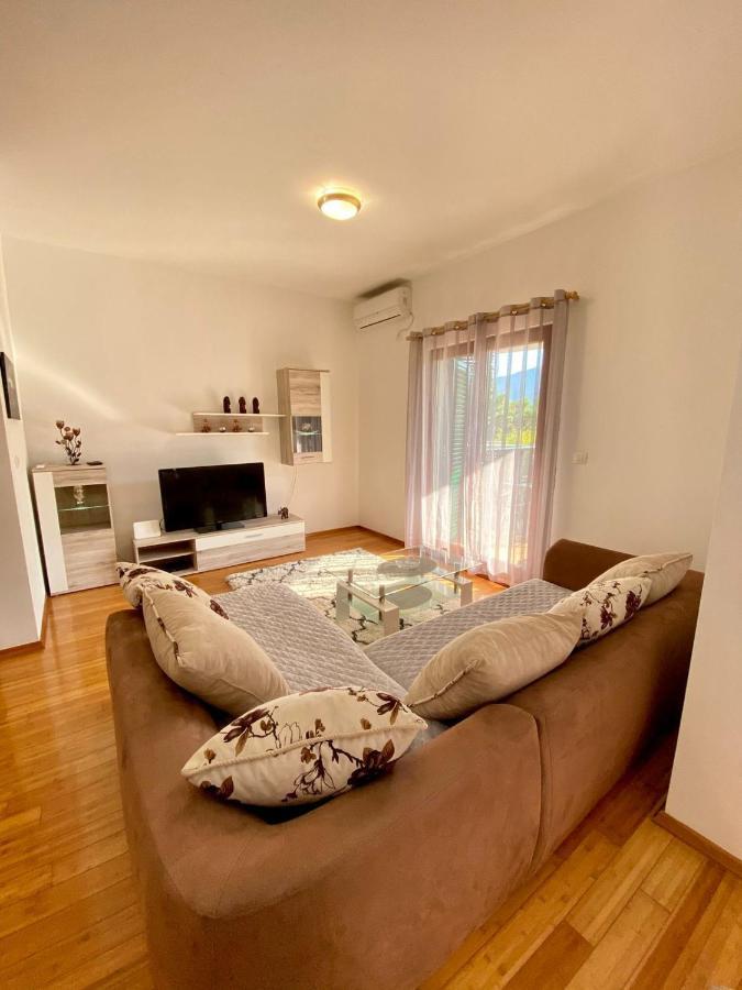 Roman Garden Apartment Risan Extérieur photo