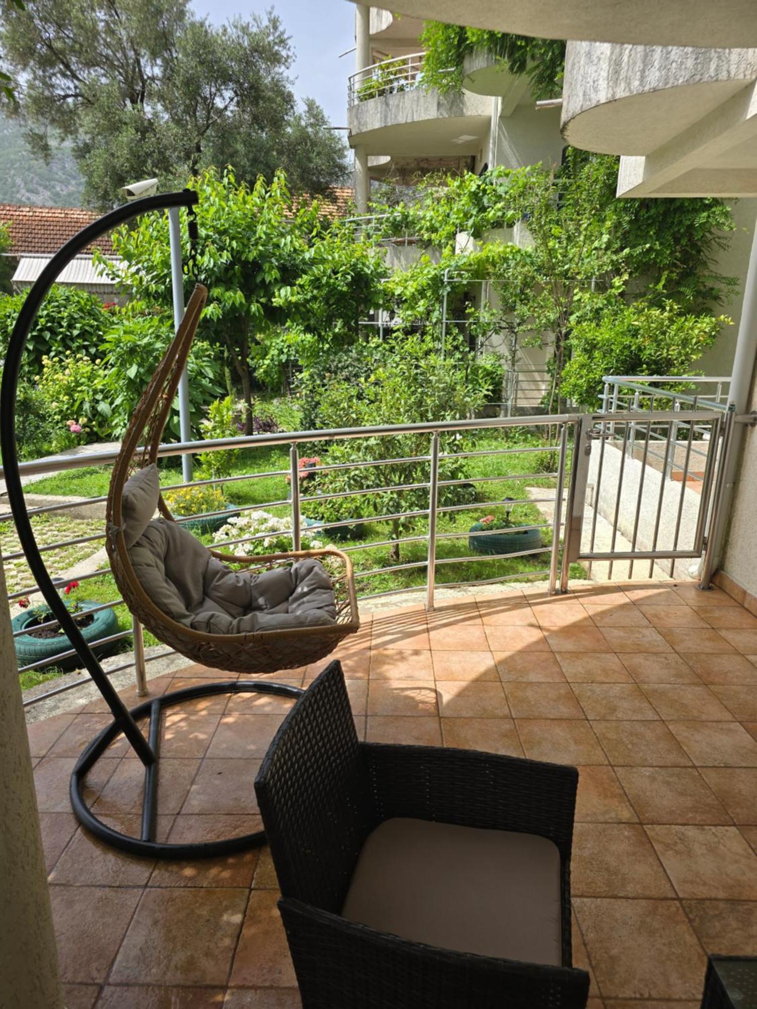 Roman Garden Apartment Risan Extérieur photo